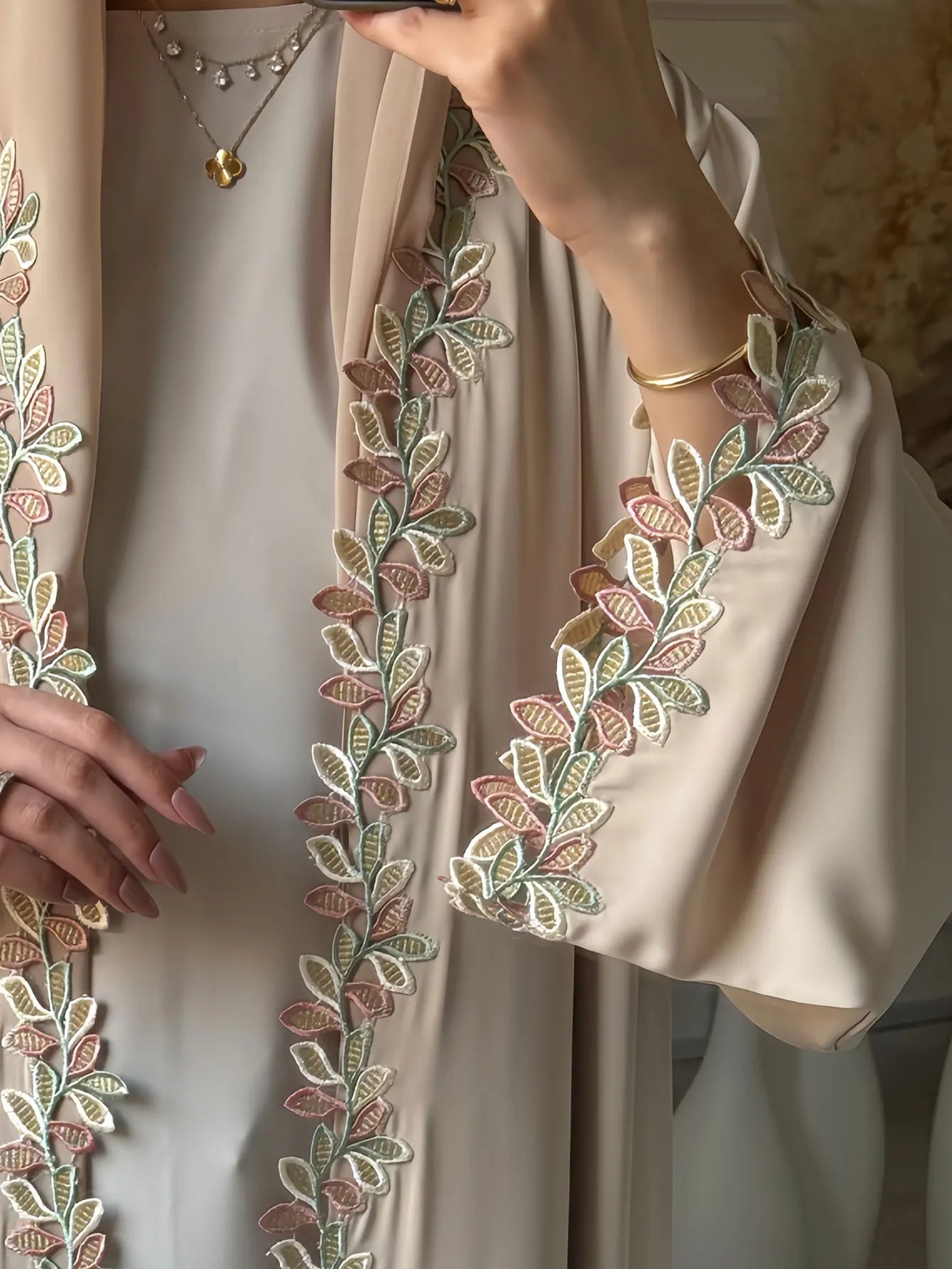 Caftan Élégant à Broderies